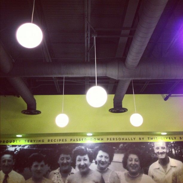Great to see a packed restaurant in a space that has previously failed.