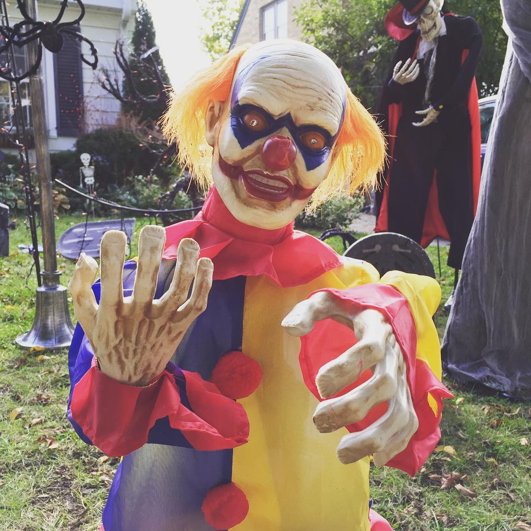 This homeowner isn't clowning around.