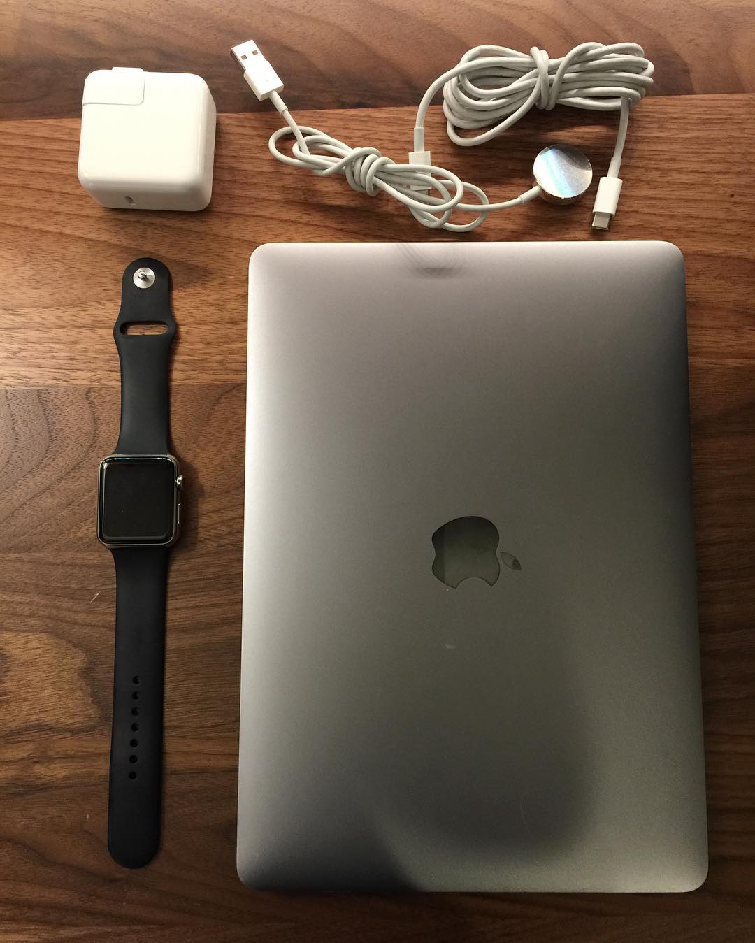 Not packing my MacBook and Watch for my beach trip and it's giving me slight anxiety. #ipadonly