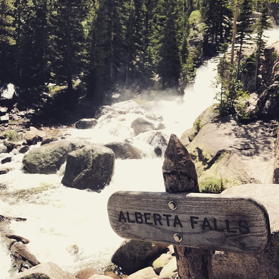 Beautiful day hiking #rmnp with @neverajessie!